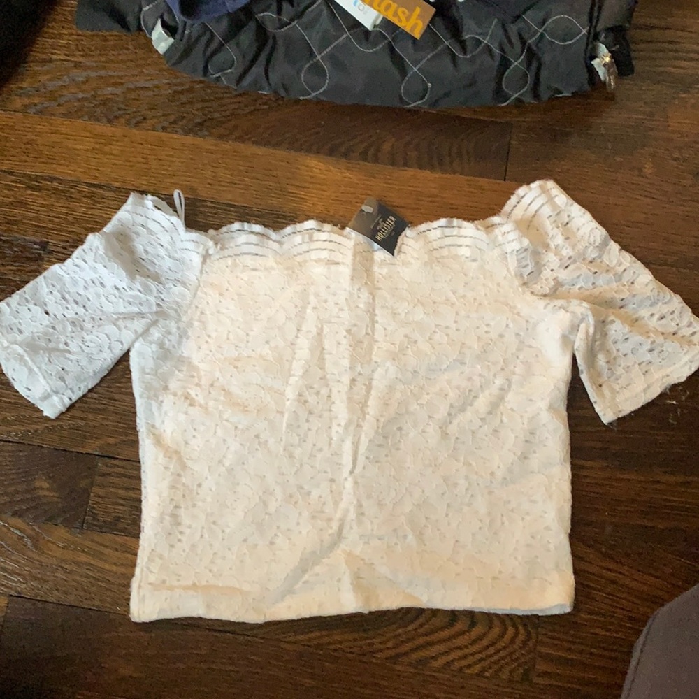 Hollister crop top 120